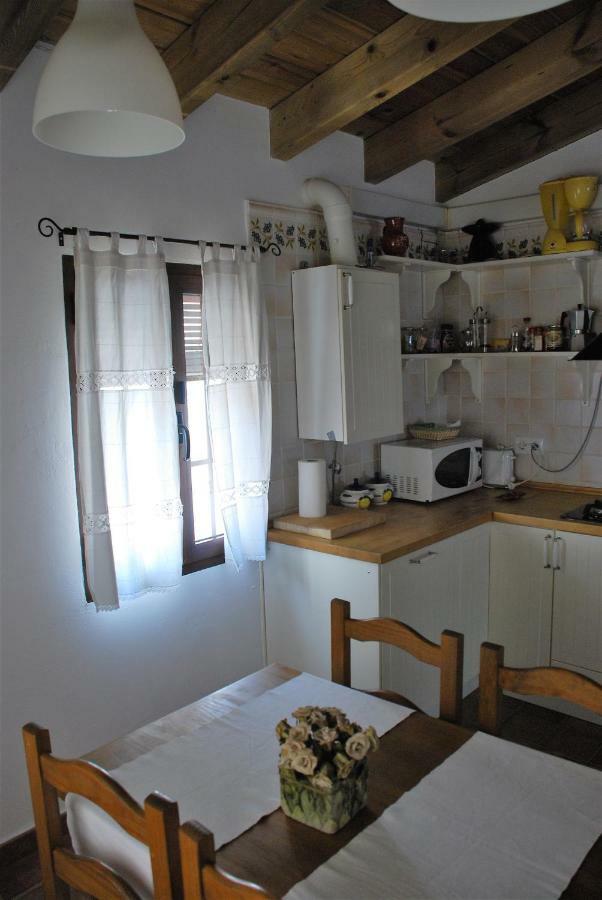 Casa Rural La Torre Алмонастер ла Реал Екстериор снимка