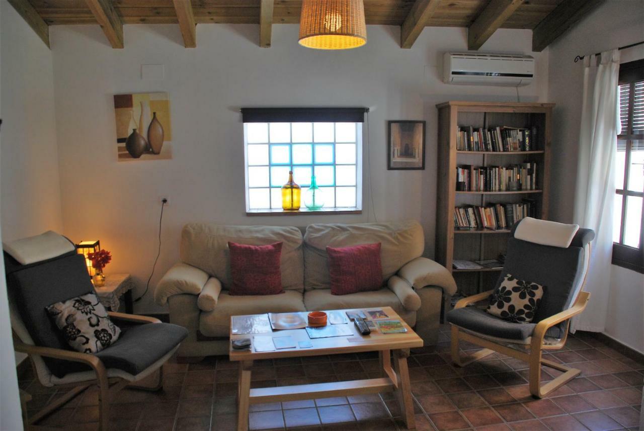 Casa Rural La Torre Алмонастер ла Реал Екстериор снимка
