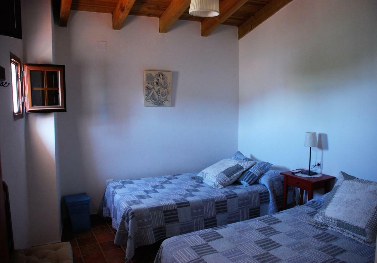 Casa Rural La Torre Алмонастер ла Реал Екстериор снимка
